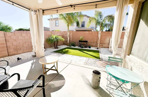 Catalina Foothills Estates House | Desert Blooms: Heated Pool & Spa - Winter Oasis