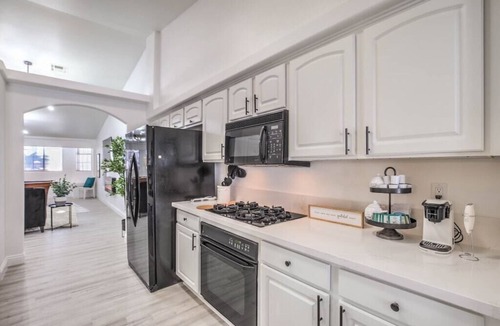 Mission Hills House | Desert Chic Vegas Vibes 18 mi to strip, 4 bdrm, Pool + Spa