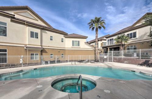 Sunridge Estates House | Desert Condo w/Pool ~ 3 Miles to Colorado River!