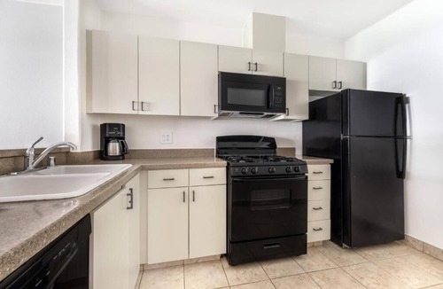 Canyon Corridor Hotel | Desert Escape Suite w/Full Kitchen & Private Patio