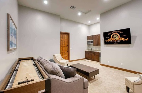North Scottsdale House | Desert Estate: Pool, Spa, Sport Court & Theater