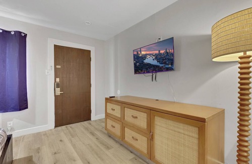 Downtown Las Vegas Hotel | Desert Moon Motel: The heart of downtown Las Vegas, simple and pet-friendly!