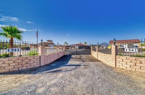 Pahrump House | Desert Oasis Estate: Saltwater Pool, Hot Tub & Gourmet Outdoor Kitchen