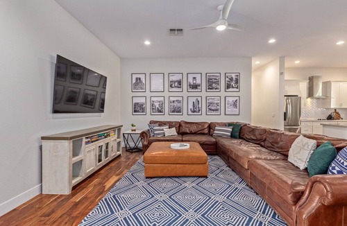 Camelback East House | Desert Playground 5BR Sleeps 14 + Heated & Chilled Pool + Huge Yard + Game Room