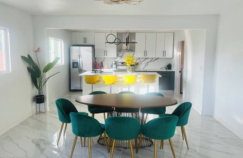 Townsite House | Designer luxury villa near the Strip