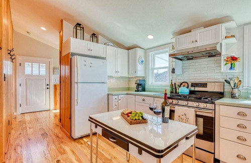 Dillon Beach Cabin | Dillon Beach! 5-Star Retreat!Dog OK~Walk to Beach~WiFi–The Lookout
