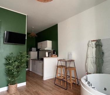 Laval Apartment | Dodo Créole