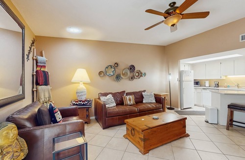 Oak Creek Condo | Dog-friendly Sedona town home, walking distance to shops & surrounded by beauty