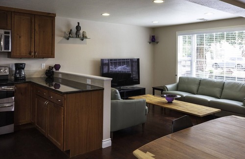 Whittier House | Downtown Boulder Oasis. 3 Blocks from Pearl St Mall. 4 bedrooms and 2 full baths