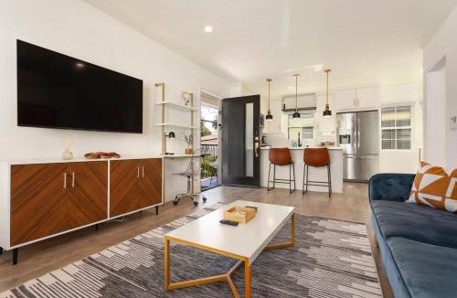Carlson Park Apartment | Downtown Culver City New Designer Lux 1 Bedroom