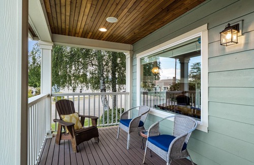 The Bowl of Edmonds House | Downtown Edmonds Craftsman: Home by the Sea