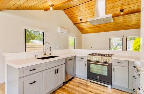 Ojai House | Downtown Ojai Gem - Hot Tub & Yard