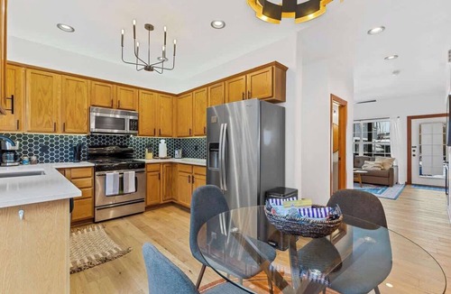 Southside House | DT Flag | Immaculate Design | AC | Pet-Friendly!