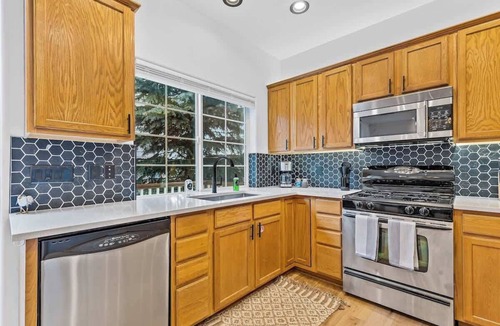 Southside House | DT Flag | Immaculate Design | AC | Pet-Friendly!