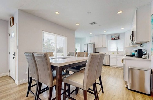 Santa Ana Heights House | Dual homes with 2 full kitchens, fast WiFi, fireplace, & patio - dog-friendly