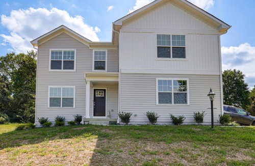 Dunkirk House | Dunkirk Group Getaway w/Easy D.C. Access!