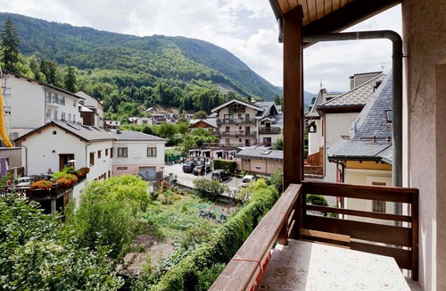 Brides-les-Bains Apartment | Duplex 2-bedroom in Brides-les-Bains center, balcony, elevator, pets allowed