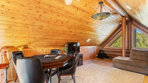 Castle Glen Estates House | Eagle Ridge Retreat by AvantStay