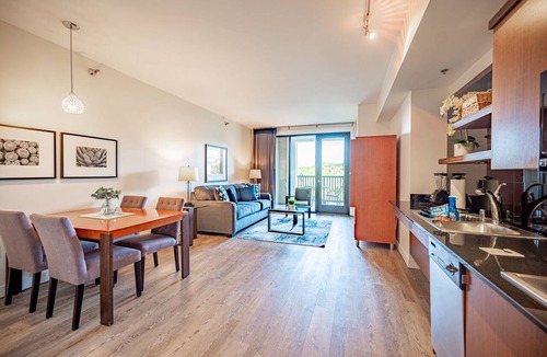 Lake Las Vegas Condo | Easy Access Suite with Lake Views!