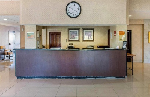 Smiths Falls Cabin | Econo Lodge Smiths Falls