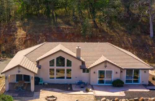 Browns Valley House | Elegant Custom Home! Lake! Swim! Fish! Hiking/Walking Trails! Boat!