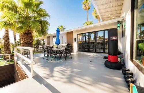 Las Vegas House | Elegant Mid Century Villa I Views, Pool, Gym and Spa