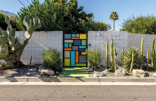 Palm Springs Apartment | Elenora's Casita is in central Palm Springs near downtown and the excitement!