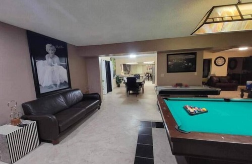 Sunrise Manor House | Enjoy Las Vegas Views-6BR/Pool