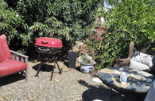 Sun City House | Enjoyable 3-bedroom 1 bath house with Brand New AC unit in sunny Sun City