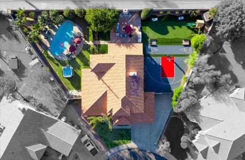 Paradise Park Vista House | Epic Family Home Pool Slide Putt Putt Theatre Room