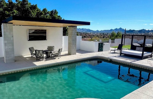Paradise Valley Village House | Epic Group House Heated Pool/Hot Tub/Putting Green