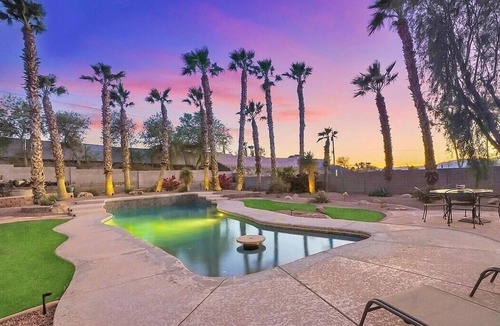 Fort Mohave House | Epic Pool Party Resort - Pickleball Court, Pool Table, Arcade & More
