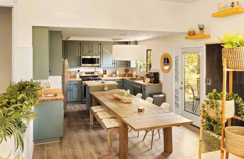 Blue Jay House | EV-Charged Treetop Cabin w/Game Room & Decks