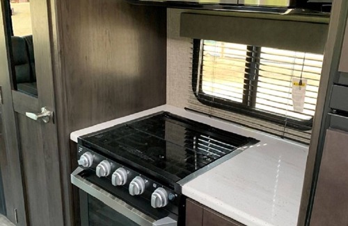 Pahrump House | Ever wonder what it would be like to live in an RV?