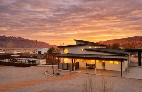 Moab South Valley House | Exclusive Retreats Desert Panorama with Private Pool, Hot Tub, Bocce Court