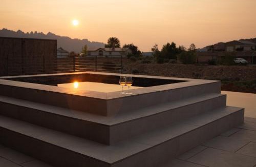 Moab South Valley House | Exclusive Retreats Desert Vista Mirage - Moab Getaway with Pool, Spa & Views