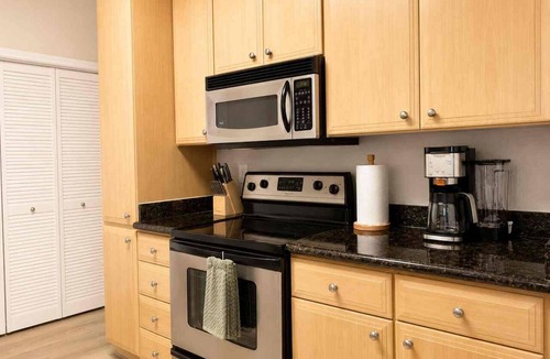 West San Jose Condo | Exec Condo Walk to Santana Row 2BR/2BA 31+ Days