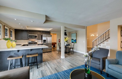 Green Valley North House | Executive 5BR Retreat w 3 Ensuite, Pool & Spa, Air and Water Purifier,