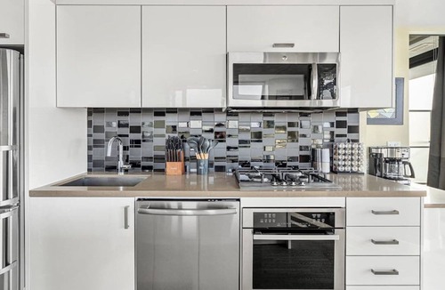 Connaught Condo | Executive Sky LUX - 2 BD 2BA, Views, Pool, Patio & Gym