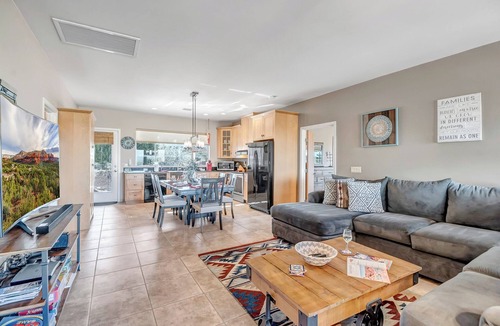 Cottonwood House | Experience luxury at Cottonwood Siesta Ridge View, a spacious 3-bedroom retreat.
