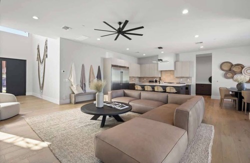 Southwest Village House | Experience The Westly! Very Clean, Walk to Oldtown