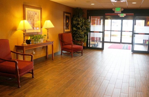 Kingman Hotel | Explore the Grand Canyon: Kingman Suite w/2 Beds | Indoor Pool & Near Downtown