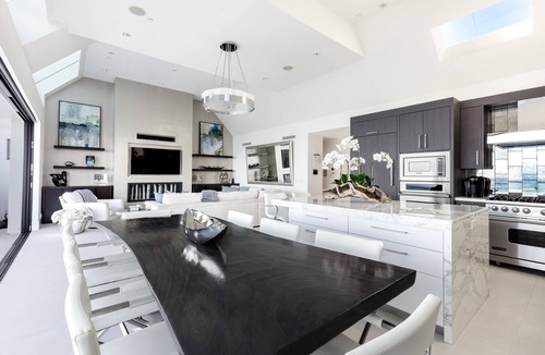 Central Malibu House | Exquisite Beach Front Home With Beautiful Views & Outdoor Living