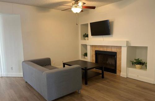 Las Vegas House | Extended Stay 3 or 4 Beds Cozy Smart Home Living