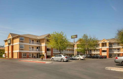 Riviera - Westchester Hotel | Extended Stay America Suites - Bakersfield - California Avenue
