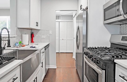 Glendale Heights House | Extended Stay Glendale Heights FHS Rental - Windsor Ln