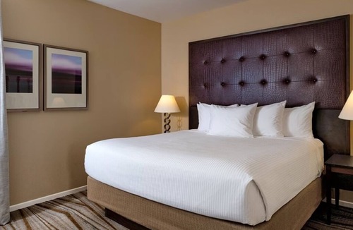 Enterprise Resort | F1 Las Vegas Weekend 2BR Condo Sleeps 6 Nov 19–22 Near Strip