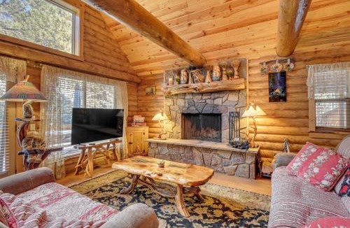 Heber House | Family-Friendly Cabin w/Fire Pit in Forest Lakes
