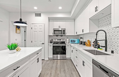 Placentia Apartment | Family-friendly 3BR Apt Near to Disney + Arcade