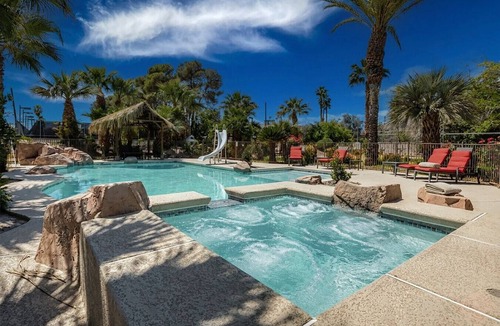 Las Vegas House | Family & Group Retreat with Pool, Spa & Basketball